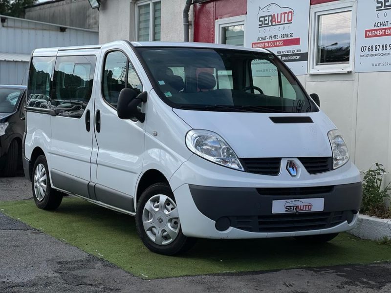 RENAULT TRAFIC II PASSENGER 2010