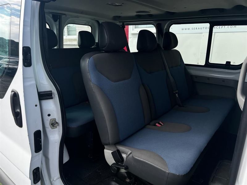 RENAULT TRAFIC II PASSENGER 2010