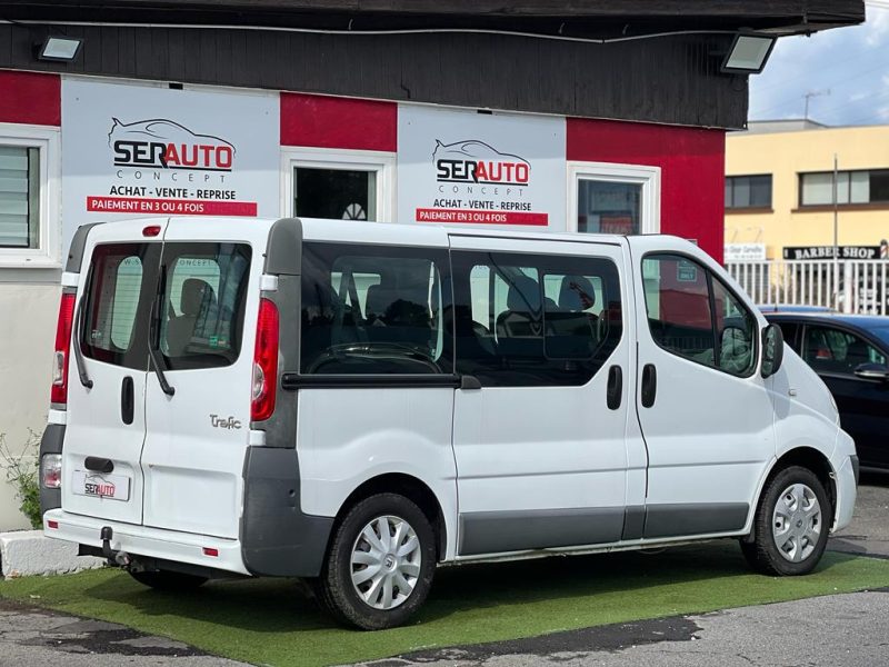 RENAULT TRAFIC II PASSENGER 2010