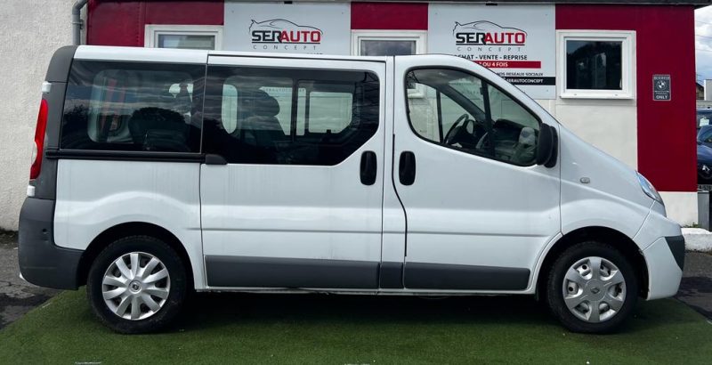 RENAULT TRAFIC II PASSENGER 2010