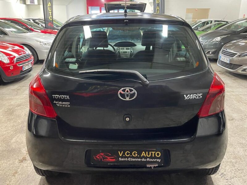 TOYOTA YARIS 1.0 VVT-i 70 LUNA