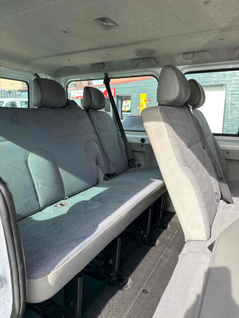 RENAULT TRAFIC DCI 9 places minibus 