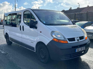 RENAULT TRAFIC DCI 9 places minibus 