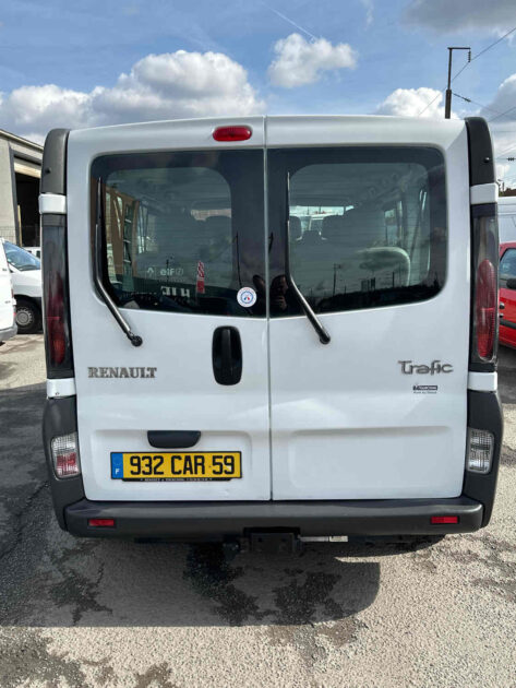 RENAULT TRAFIC DCI 9 places minibus 