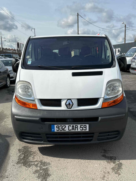 RENAULT TRAFIC DCI 9 places minibus 