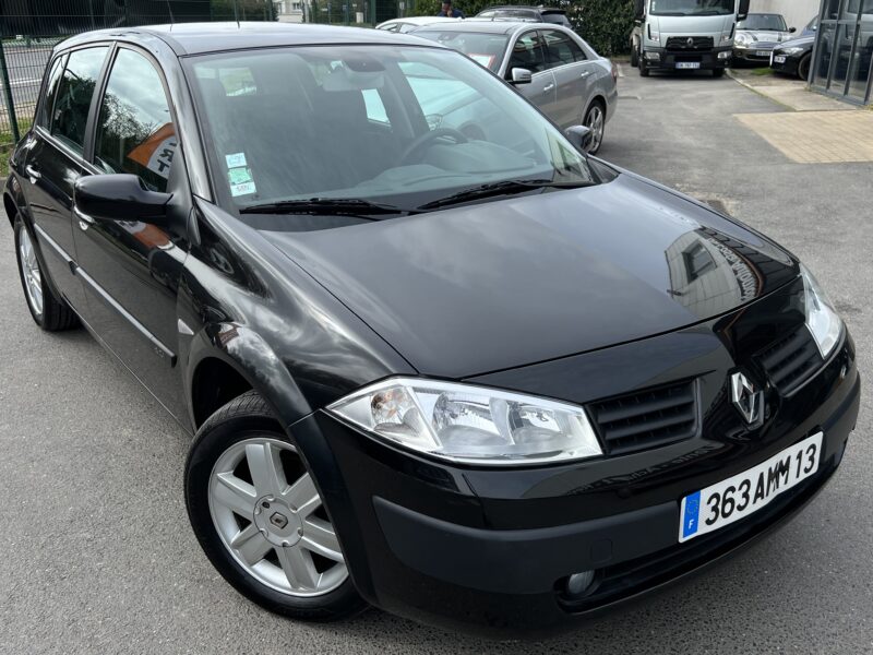 RENAULT MEGANE II 1.5 DCI 105 Cv 1ERE MAIN / 39 900 Kms 5 PORTES BVM6 - Garantie1an