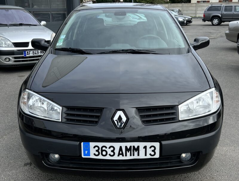 RENAULT MEGANE II 1.5 DCI 105 Cv 1ERE MAIN / 39 900 Kms 5 PORTES BVM6 - Garantie1an