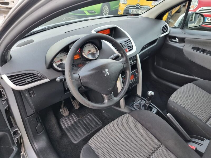 PEUGEOT 207 1.4 16V 95 Premium