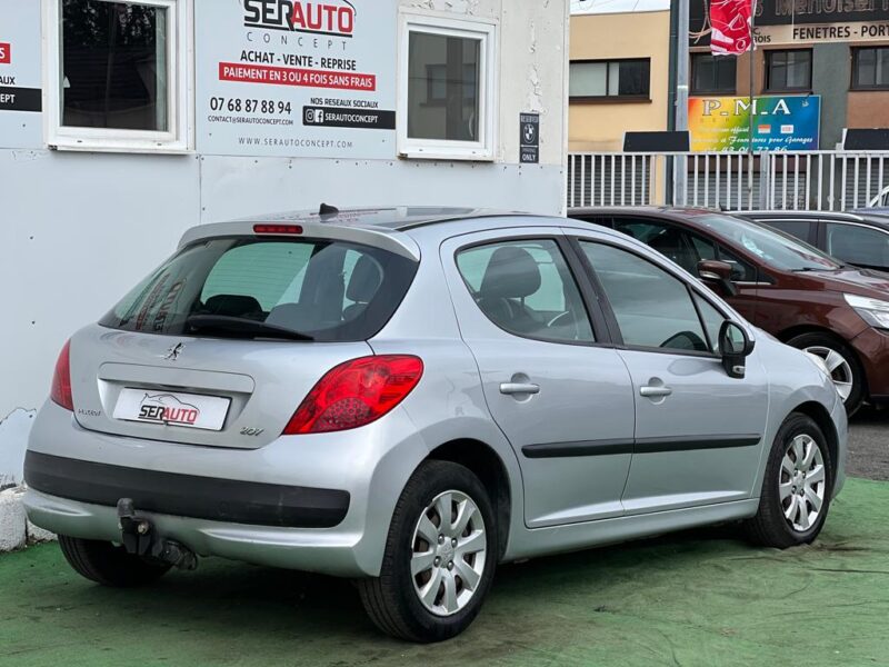 PEUGEOT 207 2009