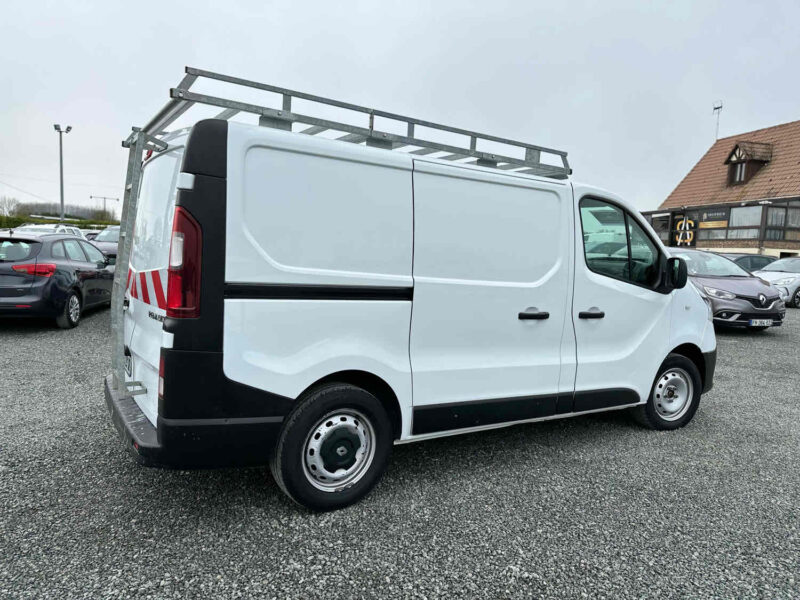 RENAULT TRAFIC III  2015