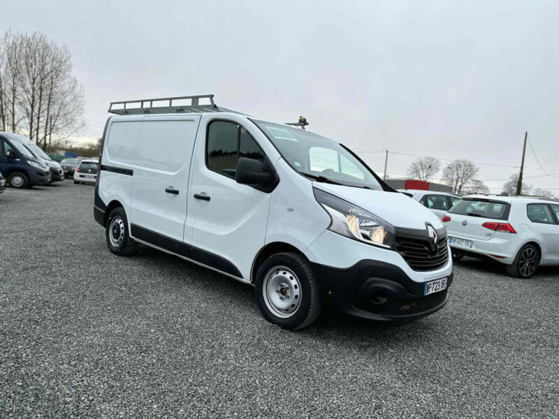 RENAULT TRAFIC III  2015