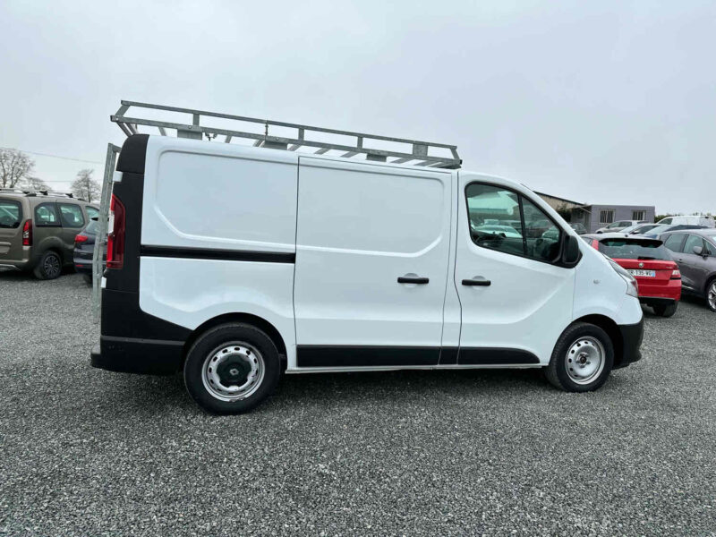 RENAULT TRAFIC III  2015