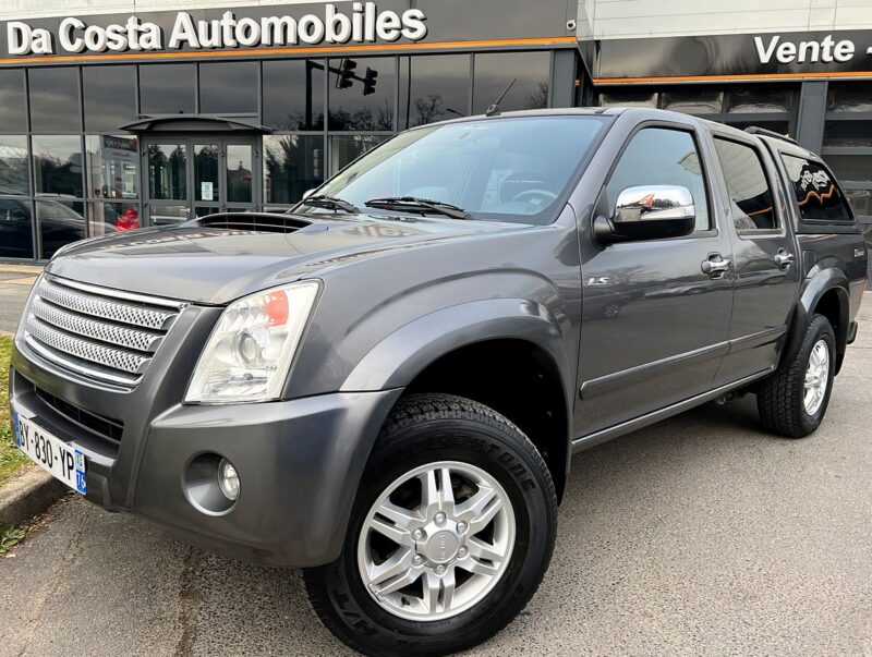 ISUZU D-MAX 3.0 TD 163 Cv 4WD DOUBLE CABINE 5 PLACES BOITE AUTO GPS ATTELAGE 59 600 Kms Garantie1an