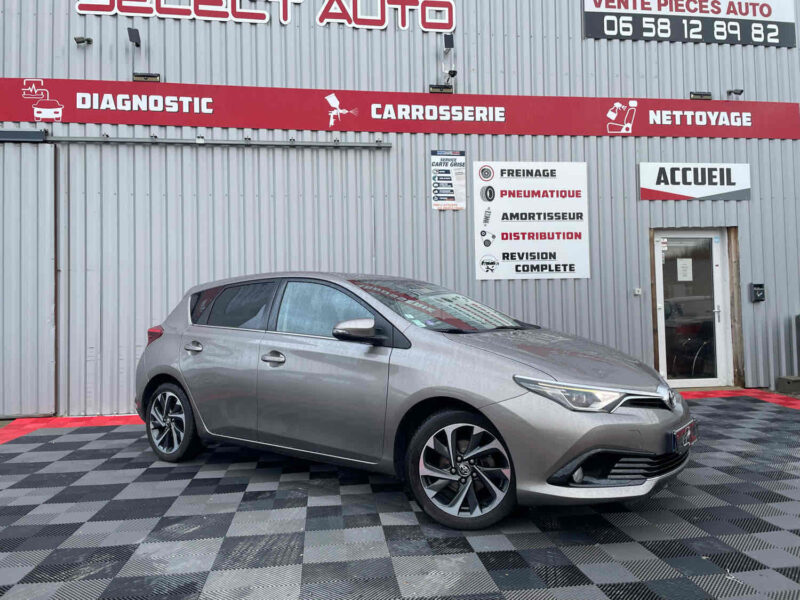 TOYOTA AURIS 2015