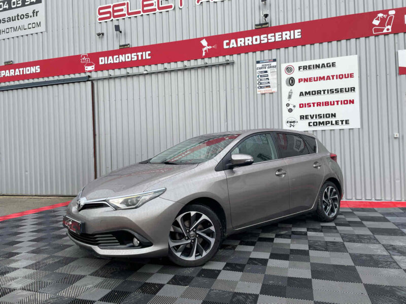 TOYOTA AURIS 2015