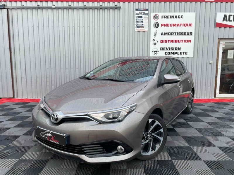 TOYOTA AURIS 2015