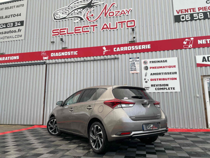 TOYOTA AURIS 2015