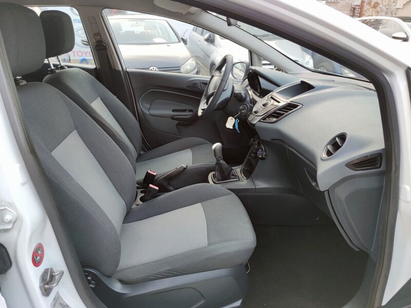 FORD FIESTA VI 2010 AMBIENTE