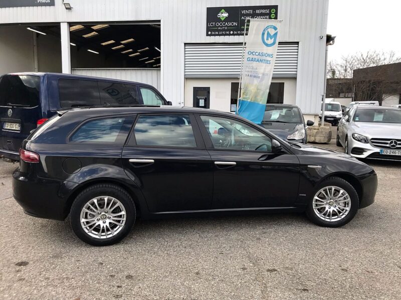 ALFA ROMEO 159 SW - 1.9 JTD 120cv SELECTIVE * DISTRIBUTION NEUVE * GARANTIE 6 MOIS