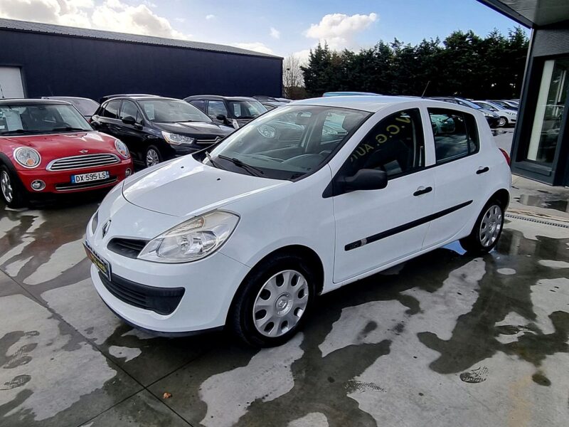 RENAULT CLIO III 1.5 dCi 70 Pack Authentique 