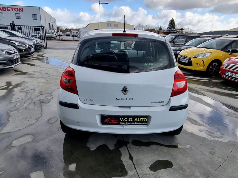 RENAULT CLIO III 1.5 dCi 70 Pack Authentique 