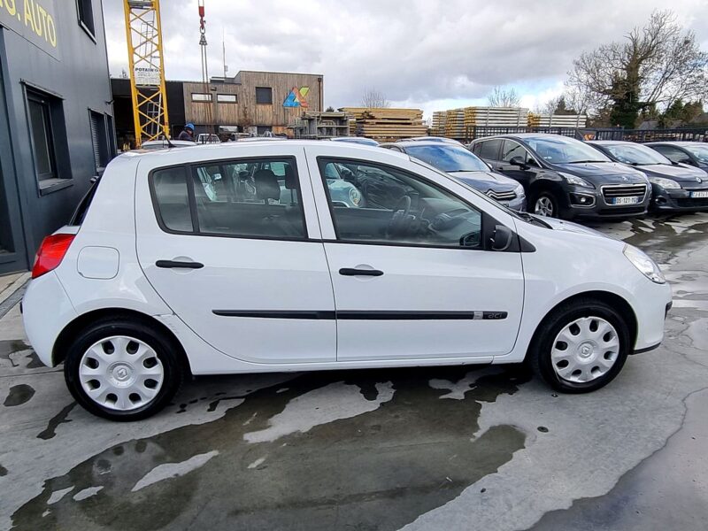 RENAULT CLIO III 1.5 dCi 70 Pack Authentique 