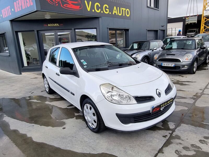 RENAULT CLIO III 1.5 dCi 70 Pack Authentique 