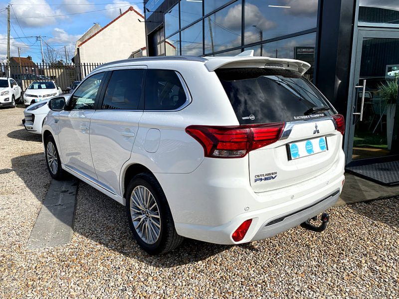 MITSUBISHI OUTLANDER III  INTENSE 2020