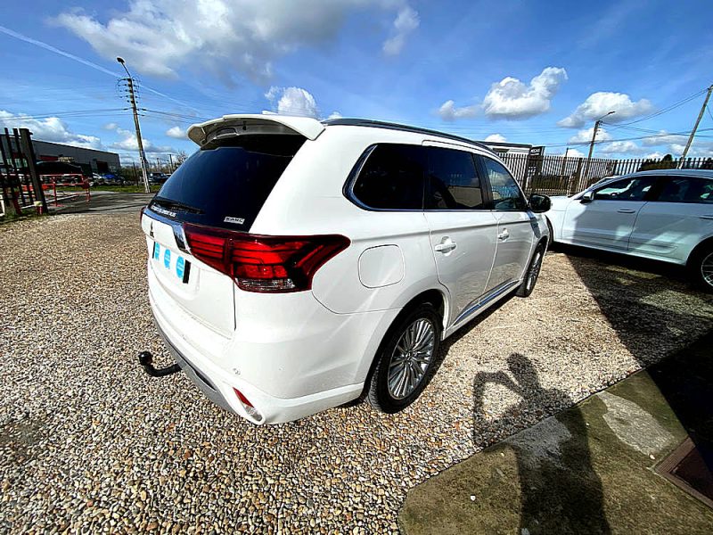 MITSUBISHI OUTLANDER III  INTENSE 2020