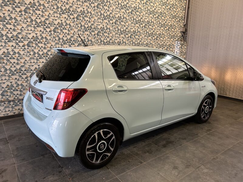 TOYOTA YARIS 1.5 HYBRIDE  CACHAREL