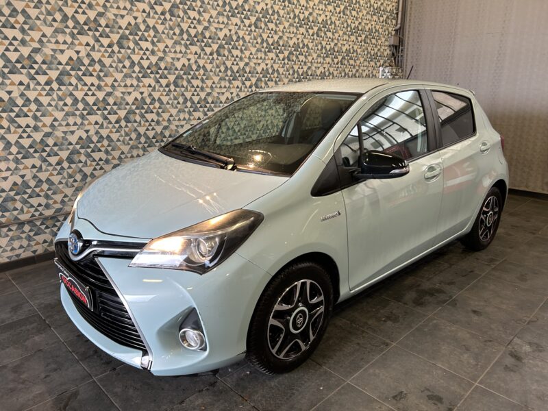 TOYOTA YARIS 1.5 HYBRIDE  CACHAREL