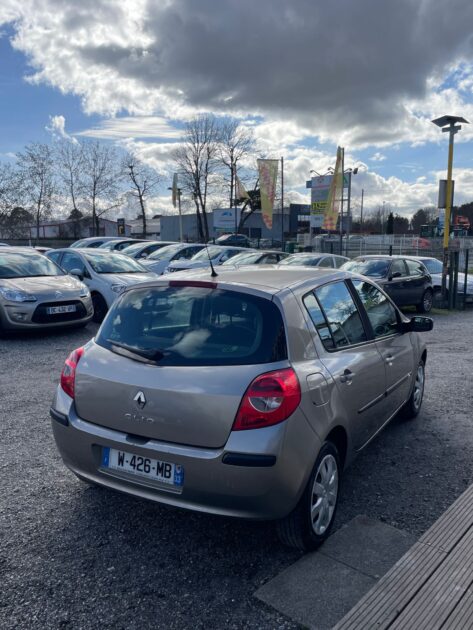 RENAULT CLIO III 1.5 dci 