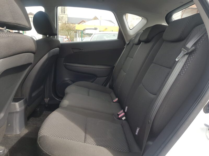 HYUNDAI i30 1.4i 109CV