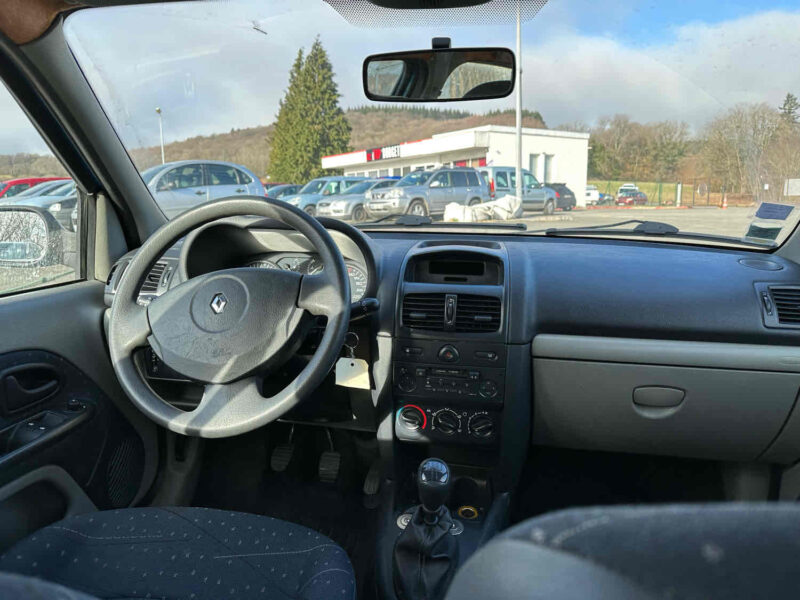 RENAULT CLIO II 2003