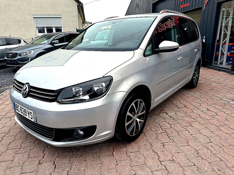 VOLKSWAGEN TOURAN 2010