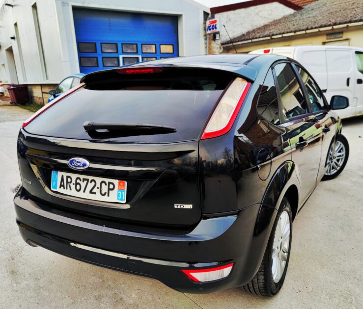 FORD FOCUS II 2010 TOIT OUVRANT