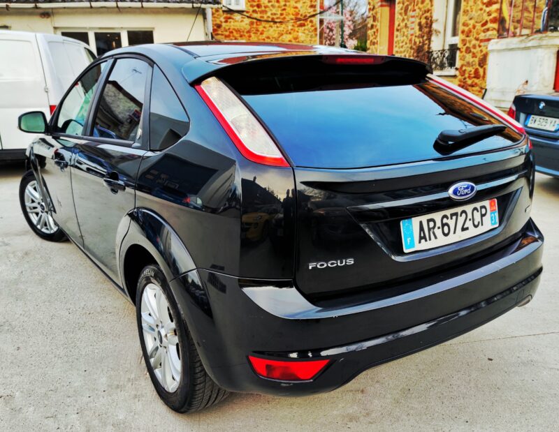 FORD FOCUS II 2010 TOIT OUVRANT