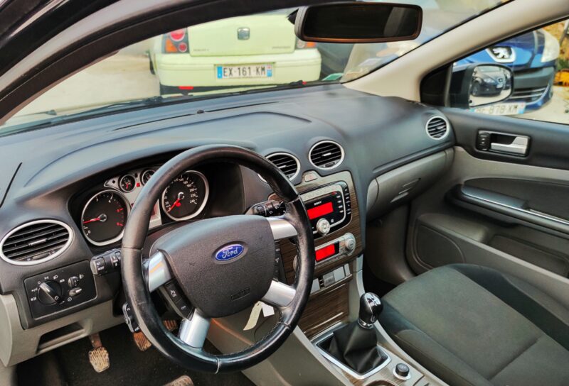 FORD FOCUS II 2010 TOIT OUVRANT