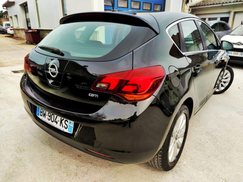 OPEL ASTRA J 2011