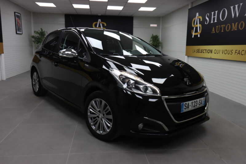 PEUGEOT 208 2018