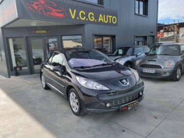 PEUGEOT 2071.6 HDi 110 Sport Pack 