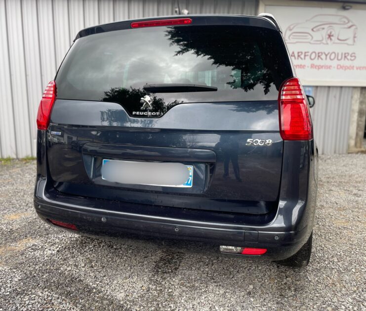 PEUGEOT 5008 2015