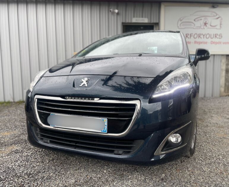 PEUGEOT 5008 2015