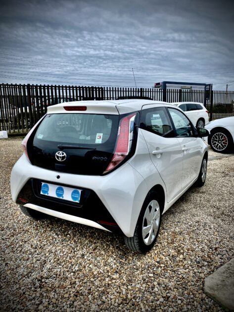 TOYOTA AYGO  X-play X-shift 2016