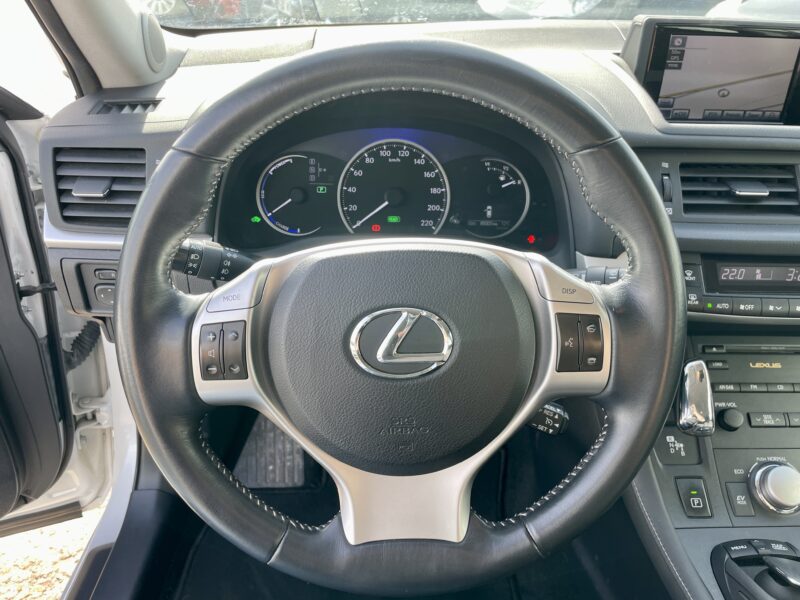 LEXUS CT200H 2012