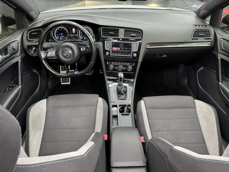 VOLKSWAGEN GOLF VII 2016