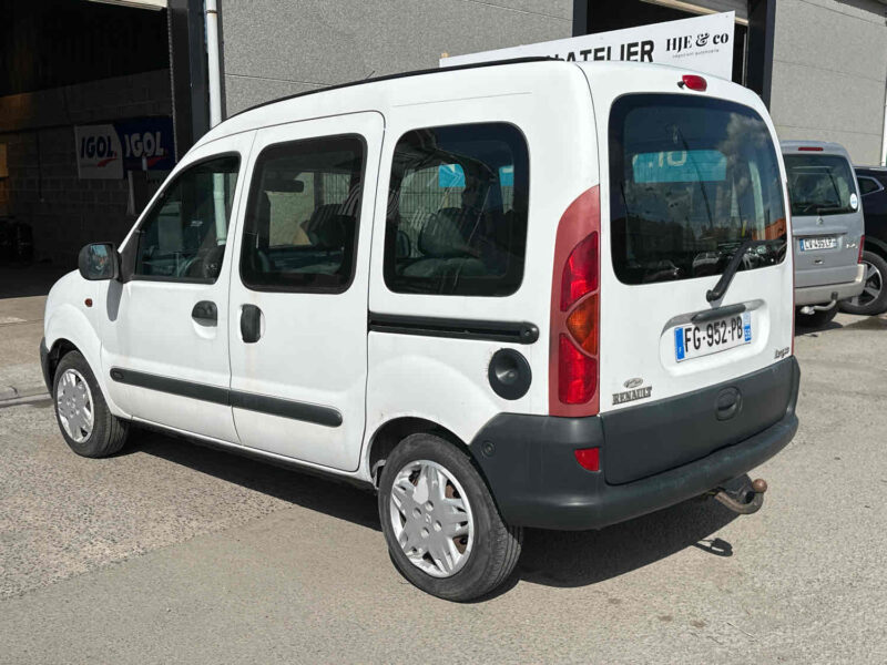 RENAULT KANGOO 5 PLACES