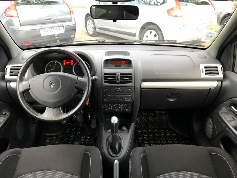 RENAULT CLIO II 2010