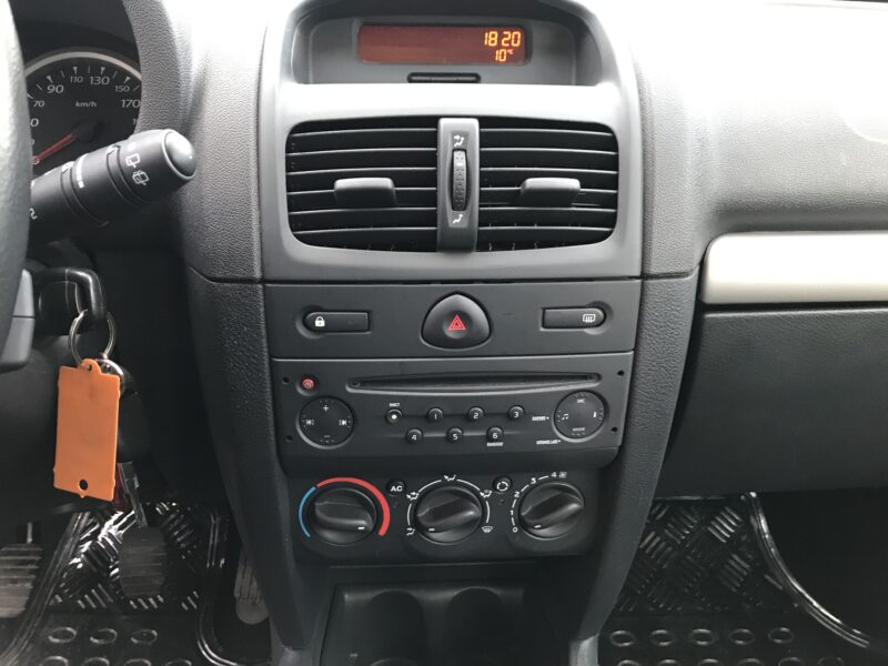 RENAULT CLIO II 2010