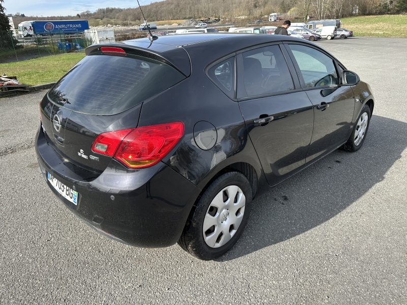 OPEL ASTRA 2010